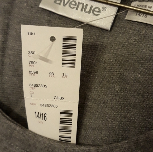 Avenue 14-16W embellished Athleasure Top - Picture 4 of 5